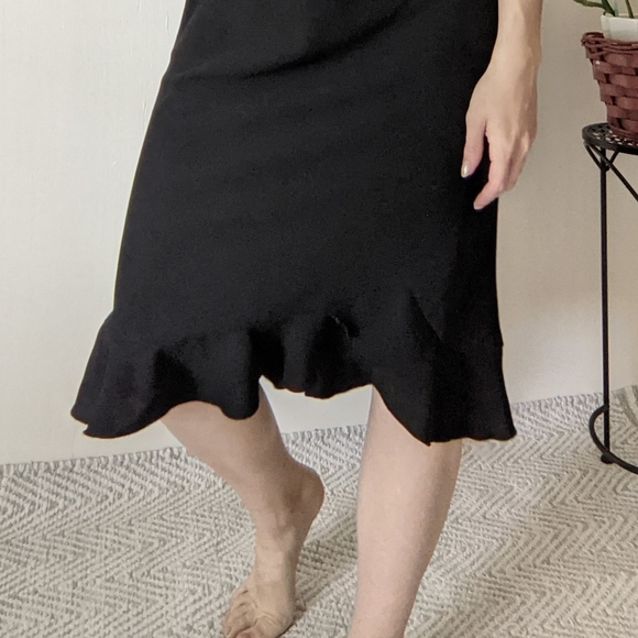 Black bias hem midi dress with ruffle - Picture 7 of 7
